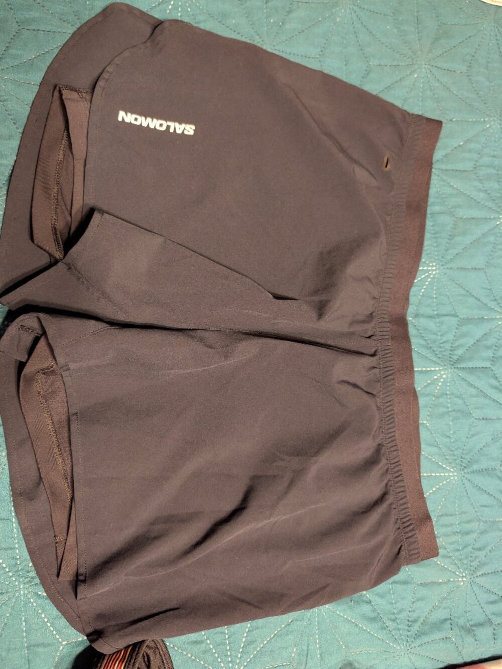 Salomon XL running Shorts black